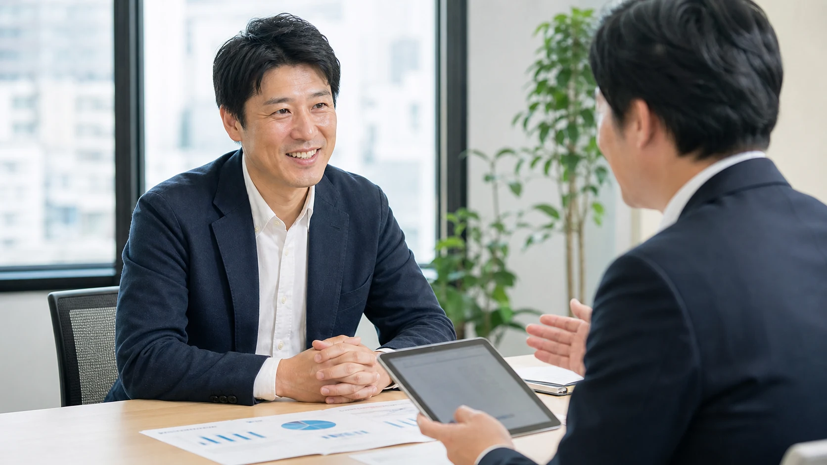 信用保証協会相談後の銀行・公庫・民間資金を比較する経営者